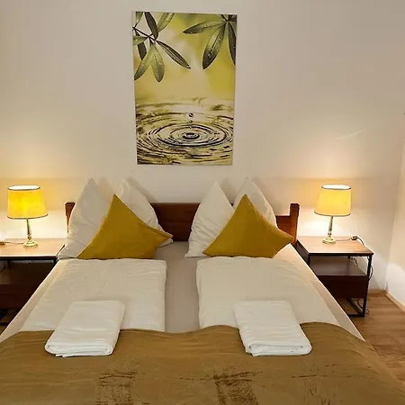 Penzion Nest & Rest Garden With Free Parking