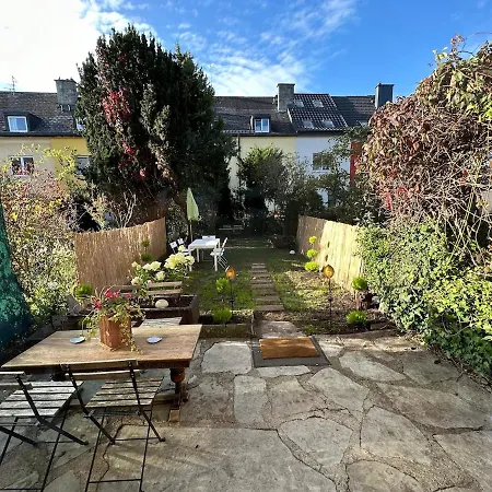 Nest & Rest Garden With Free Parking Penzion 3*