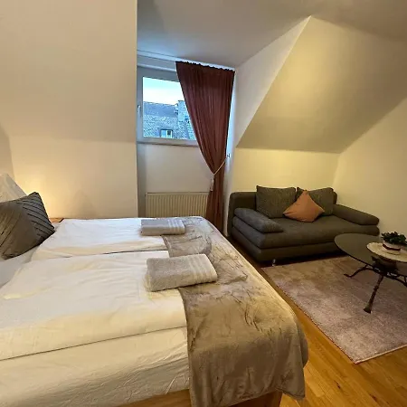 Nest & Rest Garden With Free Parking 3* Solnohrad