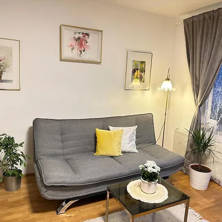 Nest & Rest Garden With Free Parking