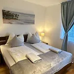 Nest & Rest Garden With Free Parking