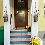 Nest & Rest Garden With Free Parking Pensjonat 3*