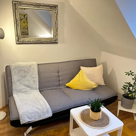 Nest & Rest Garden With Free Parking