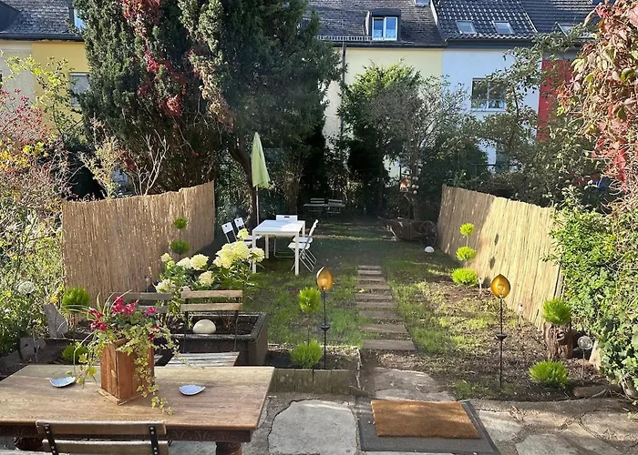 Nest & Rest Garden With Free Parking 3*