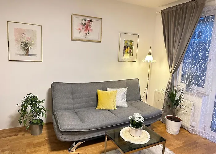 Nest & Rest Garden With Free Parking