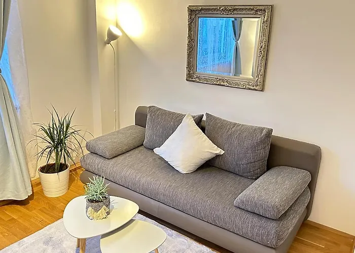 Nest & Rest Garden With Free Parking Pensionat 3*